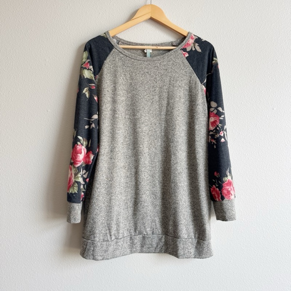 Bellamie Soft Knit Floral Sleeve Crewneck Sweater Size Large